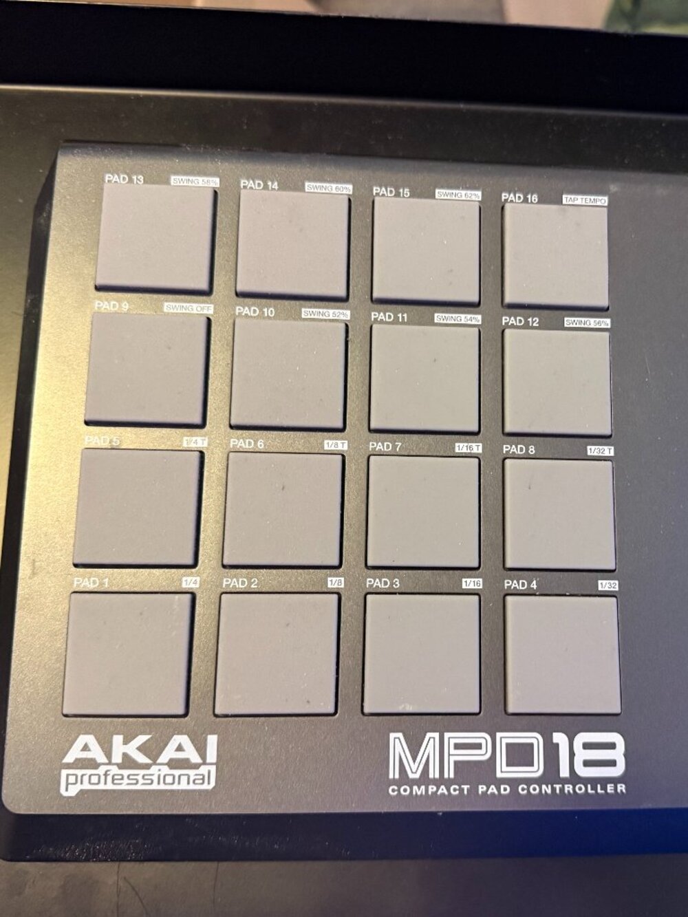 Akai Professional MPD18 Compact Pad Controller